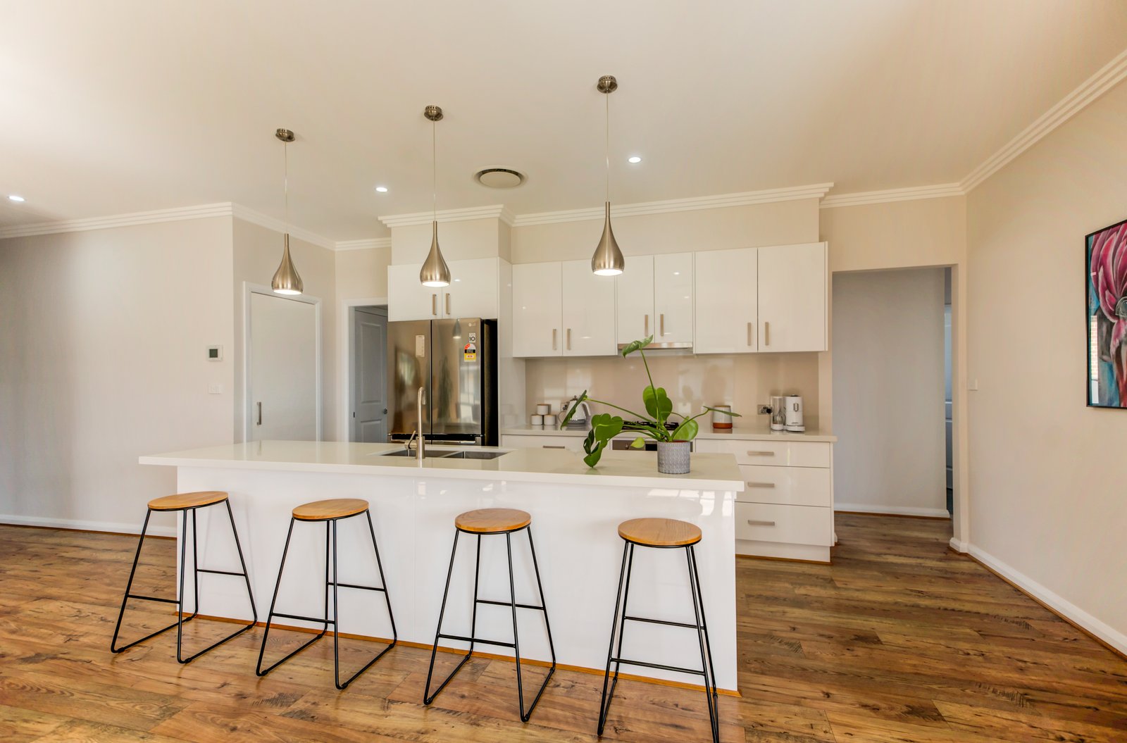 27 Falcon Drive TAMWORTH 4