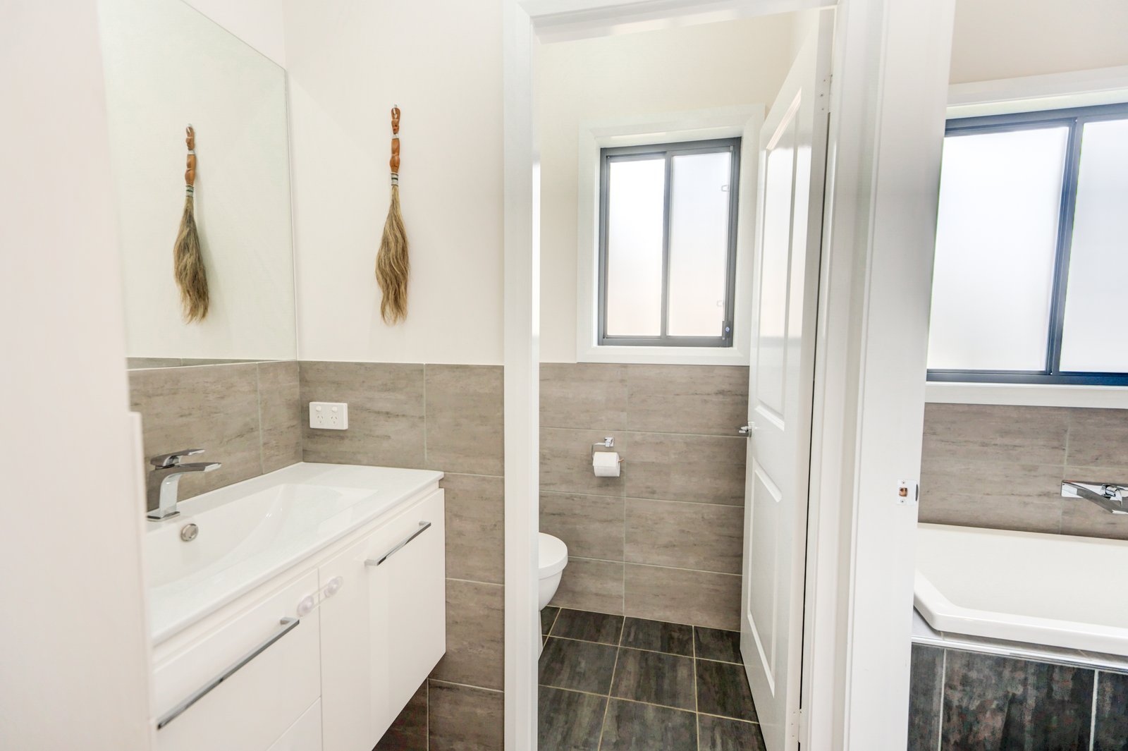 27 Falcon Drive TAMWORTH 12