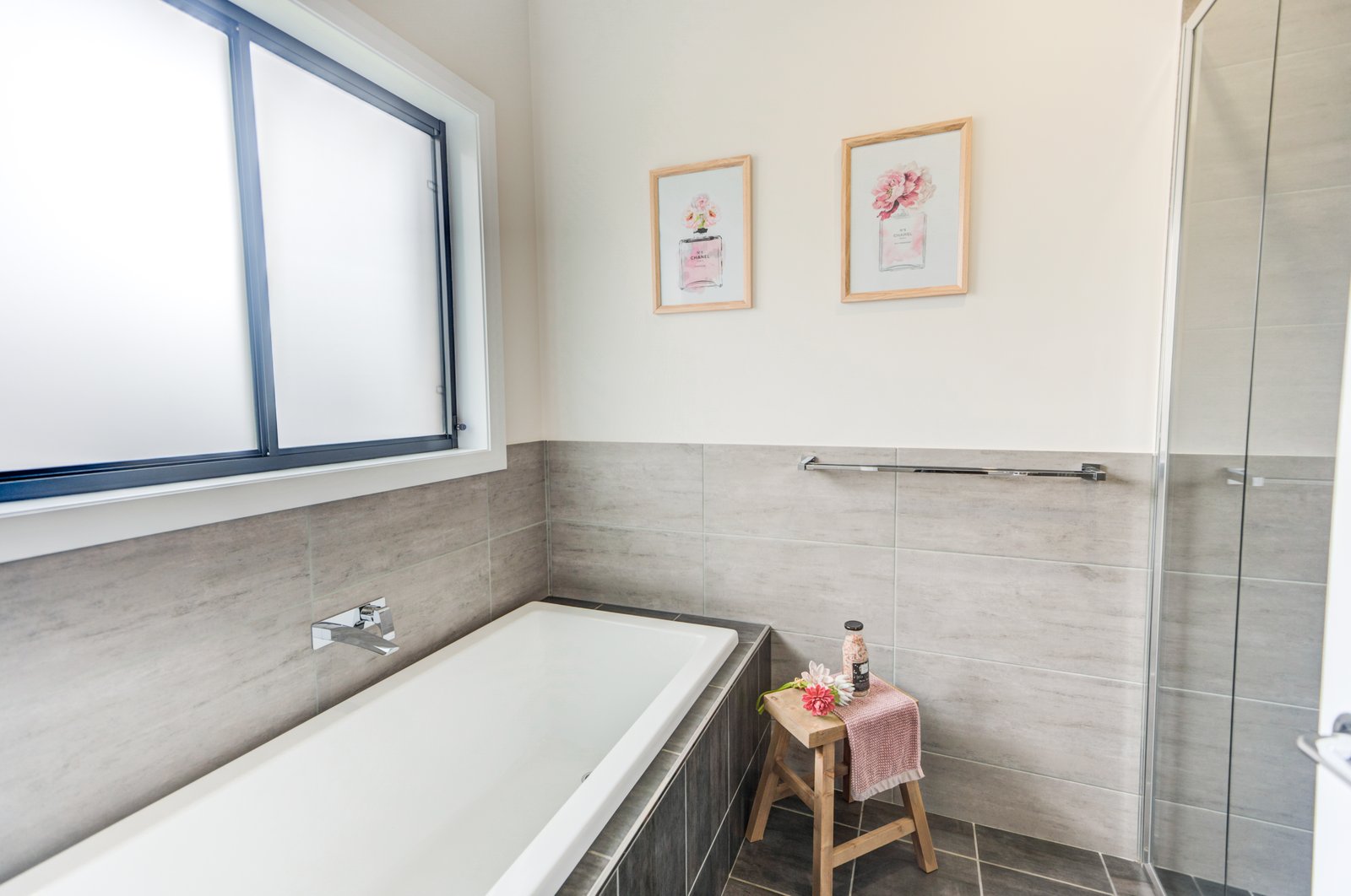 27 Falcon Drive TAMWORTH 14