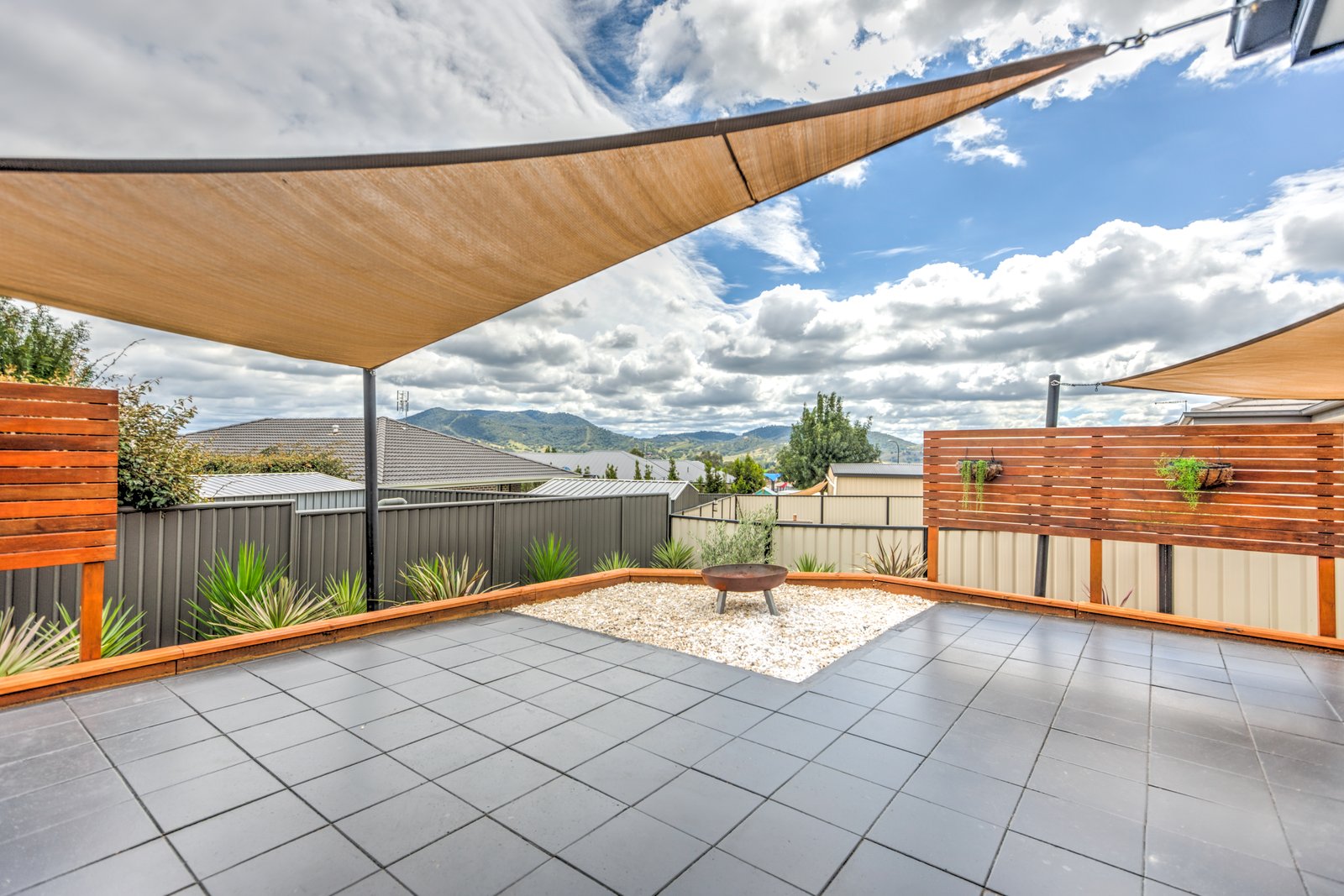 27 Falcon Drive TAMWORTH 16