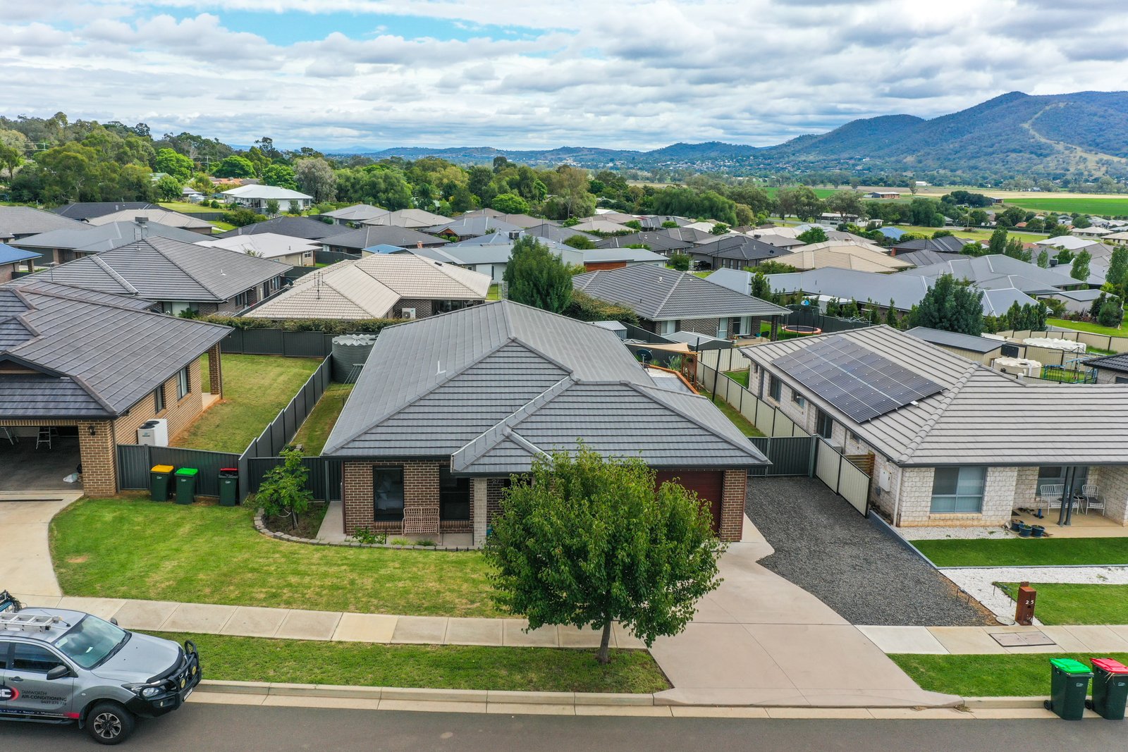 27 Falcon Drive TAMWORTH 19