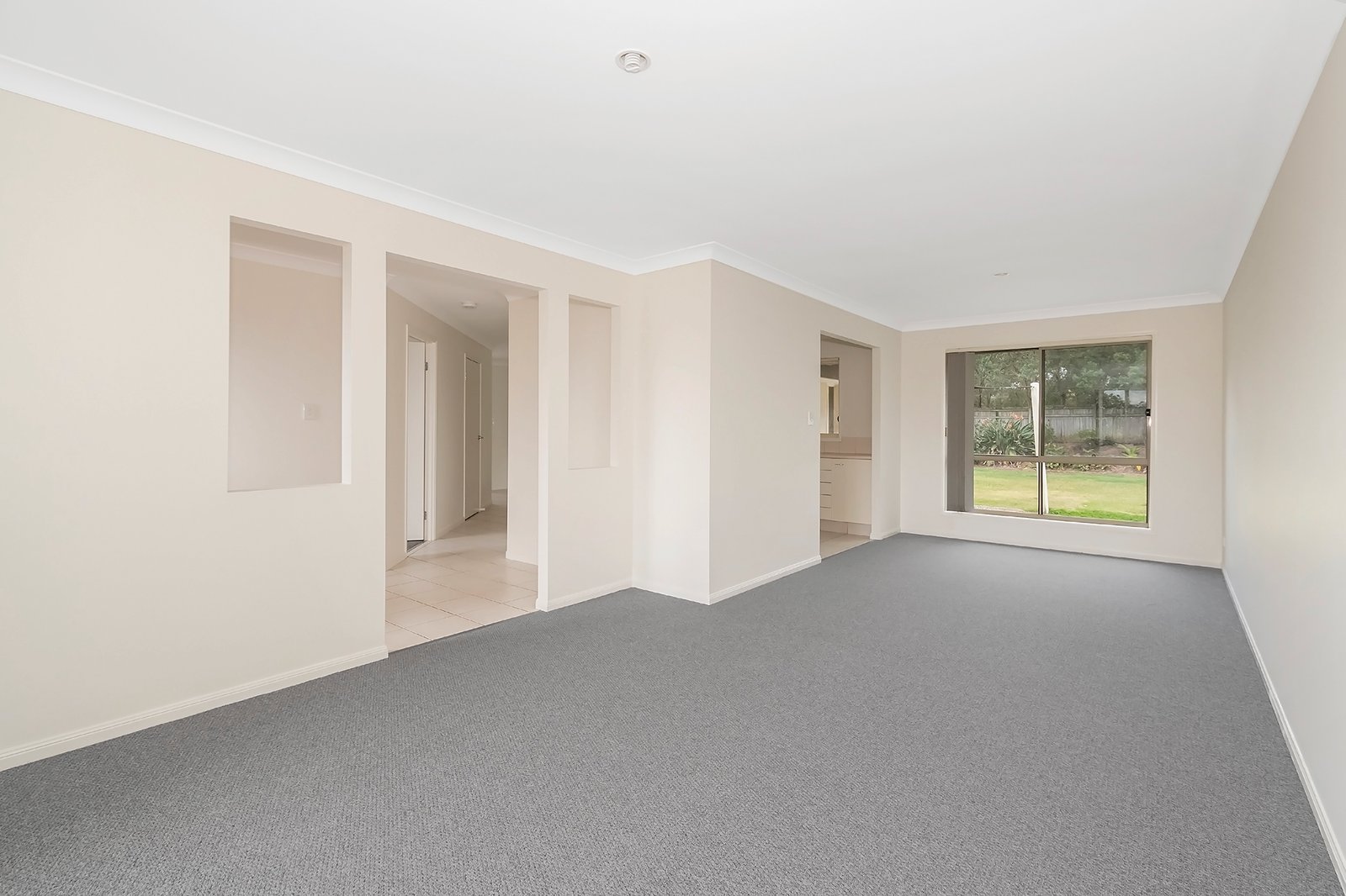 27 Ferncliffe Street UPPER COOMERA 2