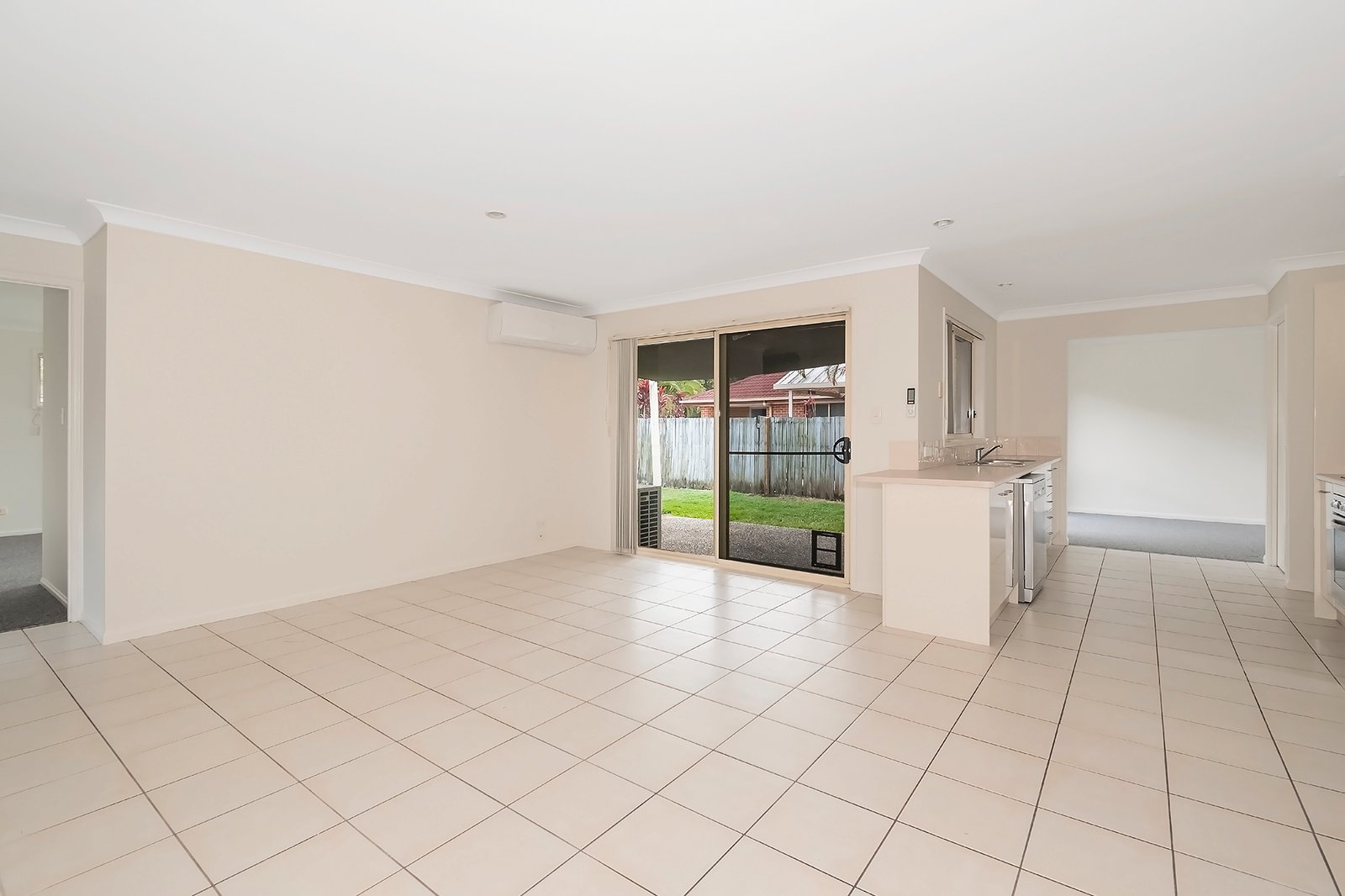 27 Ferncliffe Street UPPER COOMERA 4