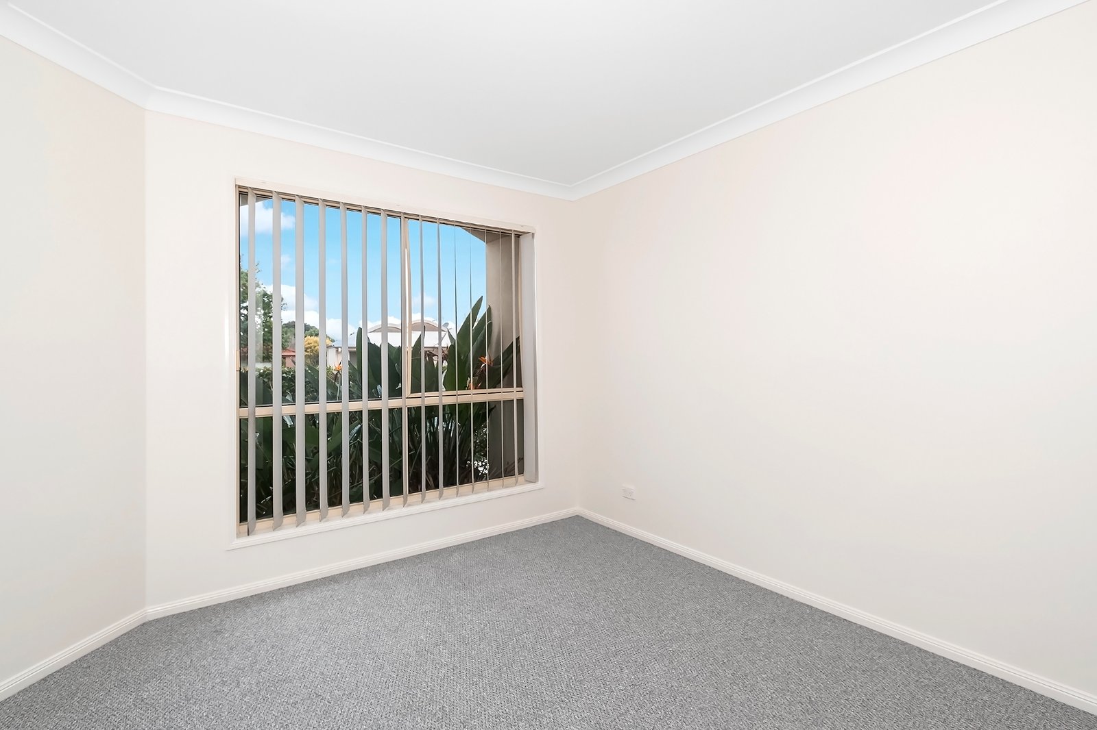 27 Ferncliffe Street UPPER COOMERA 9