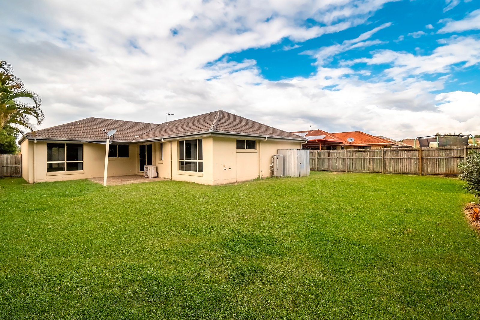 27 Ferncliffe Street UPPER COOMERA 12