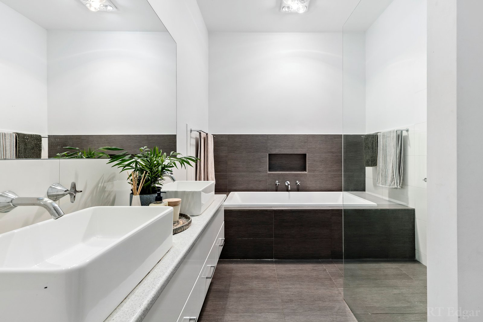 Real Estate and Property in 27 First Avenue, Kew, VIC