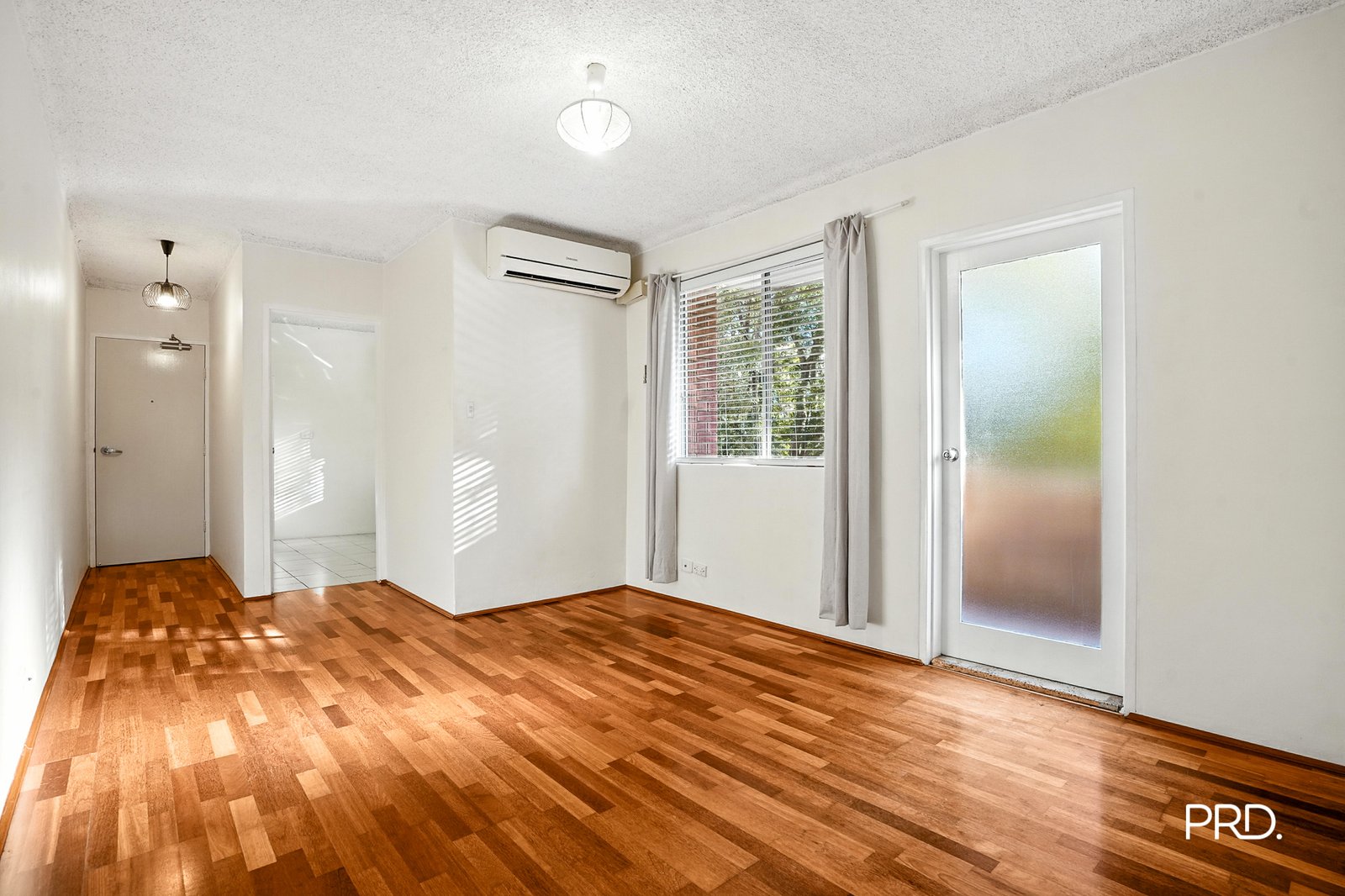 2/7 First St  Kingswood 2