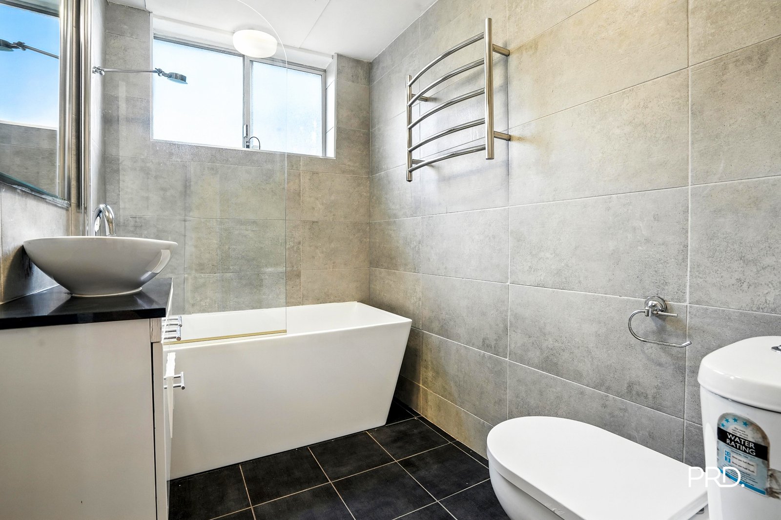 2/7 First St  Kingswood 3