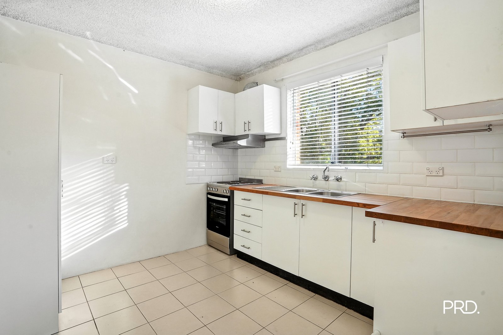 2/7 First St  Kingswood 4