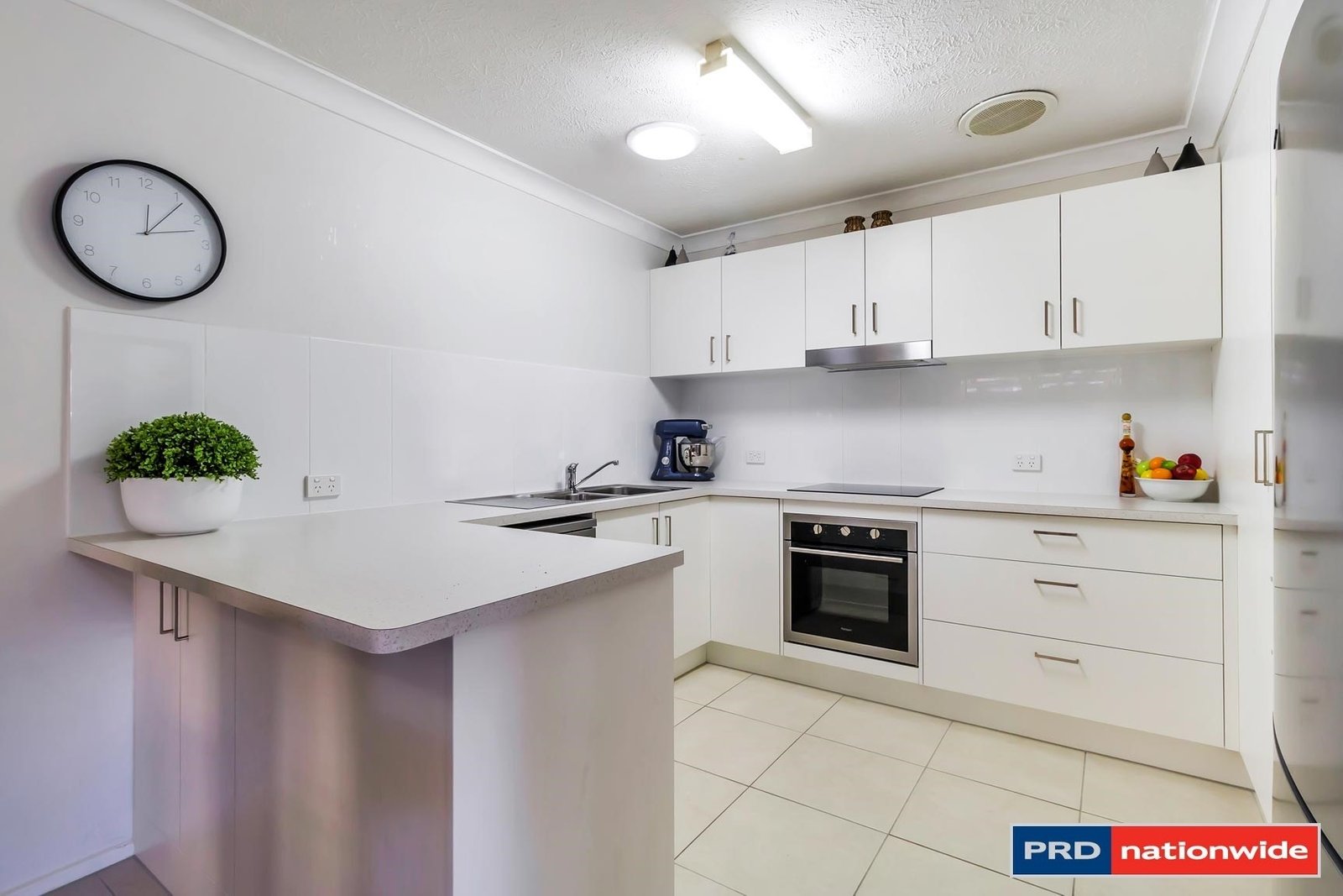 2/7 Flora Close BURLEIGH WATERS 2