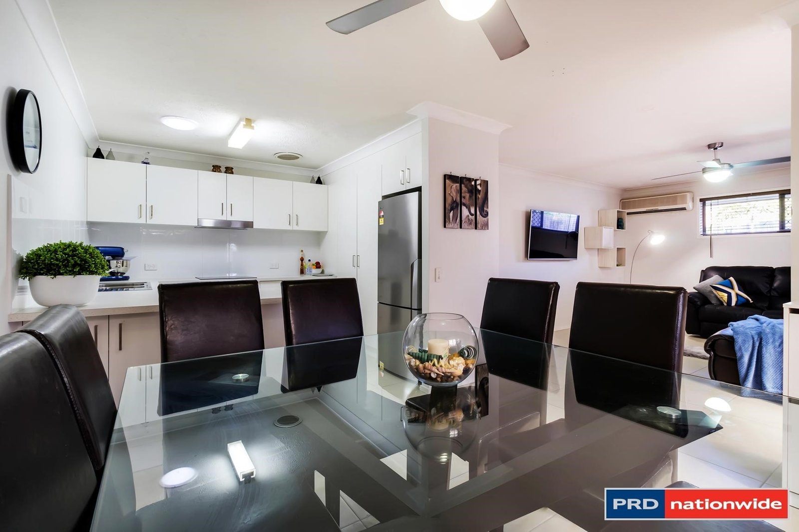 2/7 Flora Close BURLEIGH WATERS 3