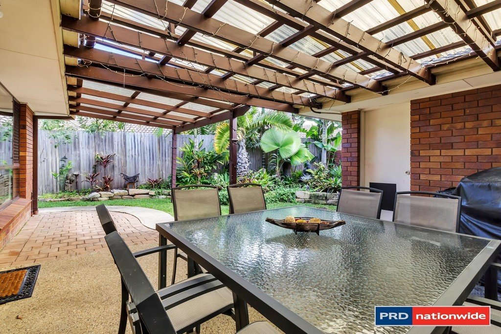 2/7 Flora Close BURLEIGH WATERS 5