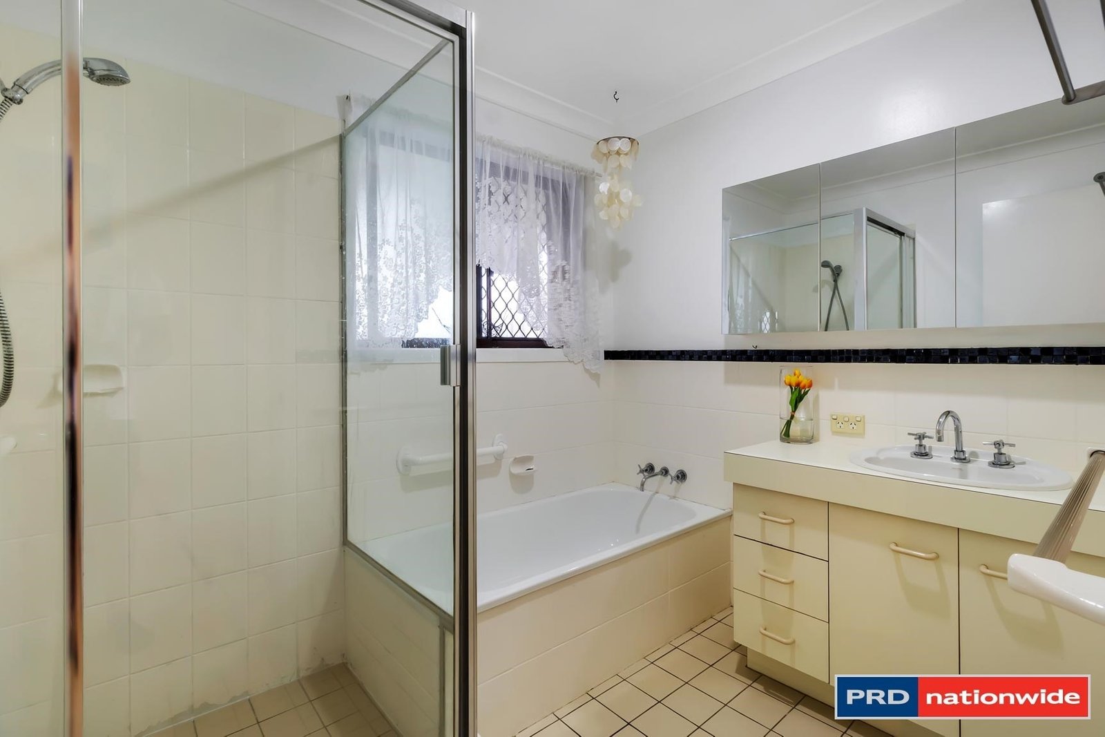 2/7 Flora Close BURLEIGH WATERS 9