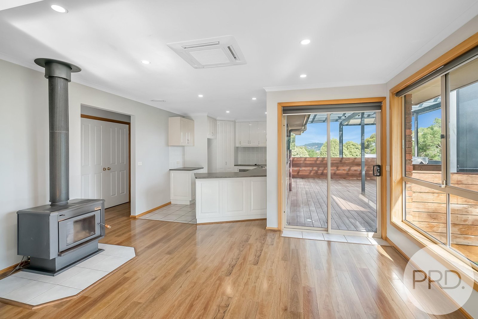 27 Freesia Crescent KINGSTON 5