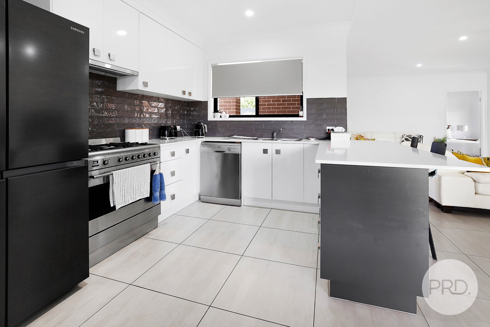 2/7 Gabriella Way TAMWORTH 5