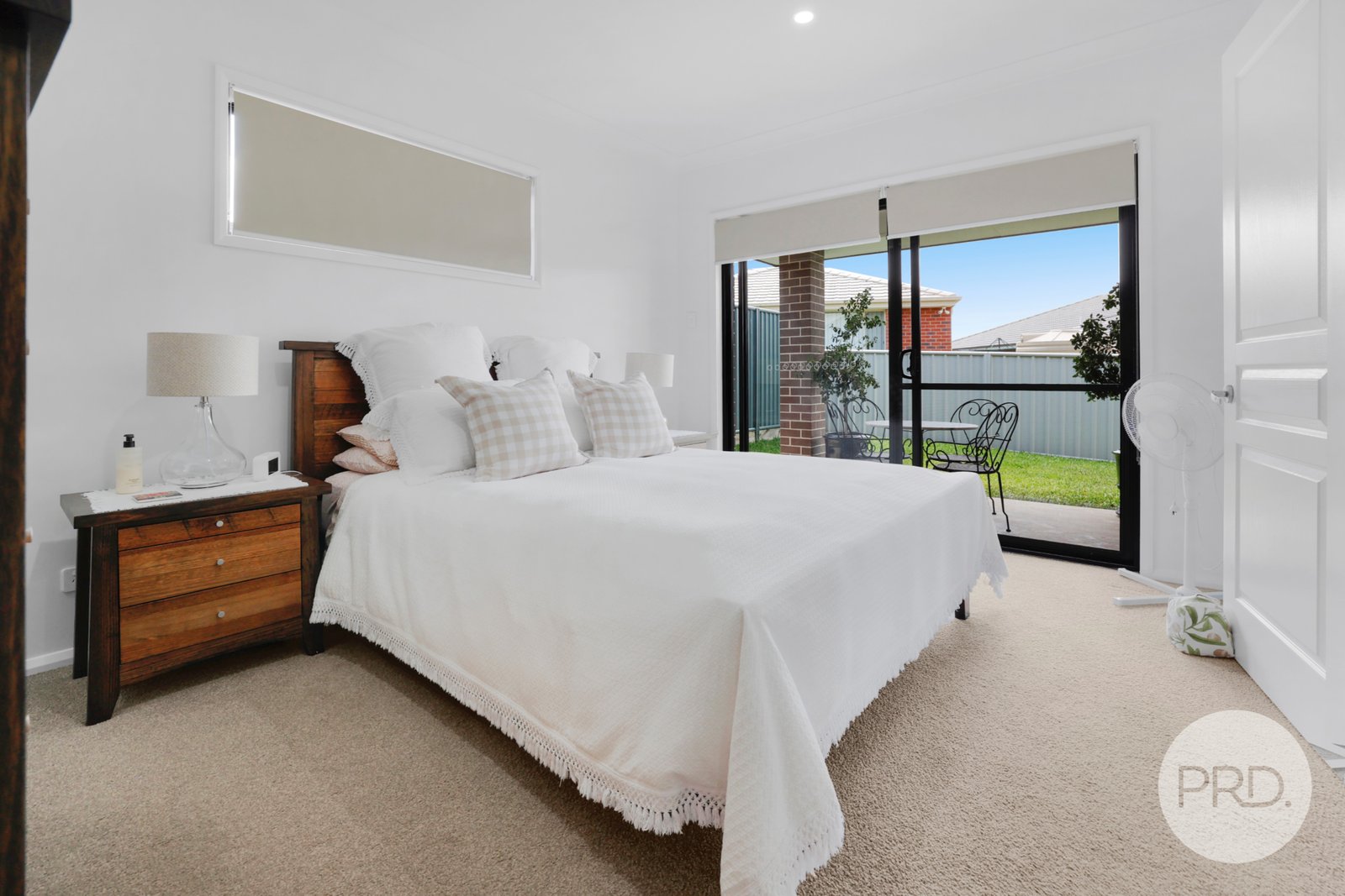 2/7 Gabriella Way TAMWORTH 8