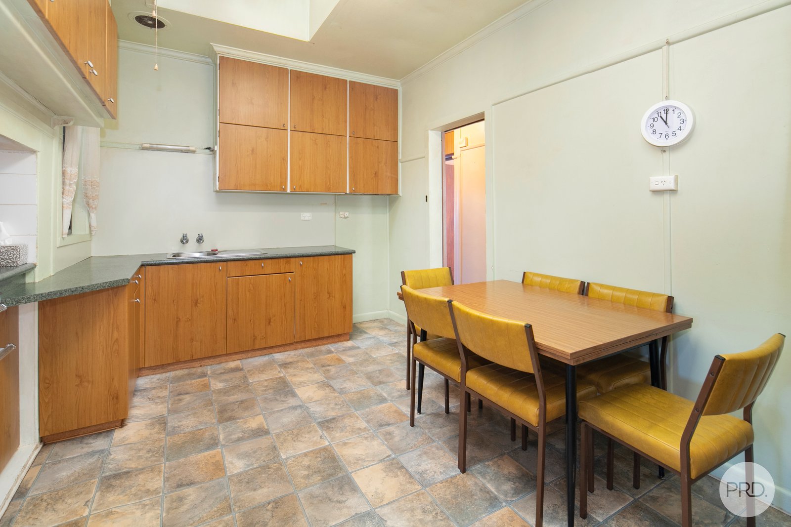 27 Gillespie Street LINTON 8