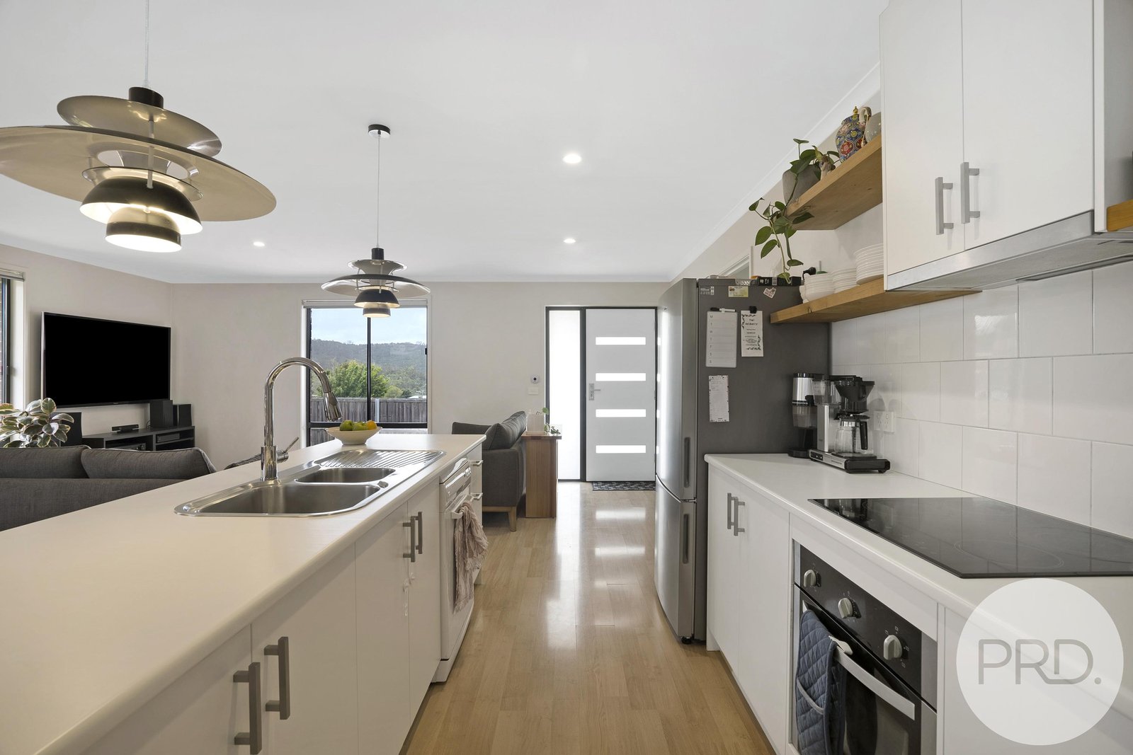 27 Glebe Hill Road HOWRAH 11