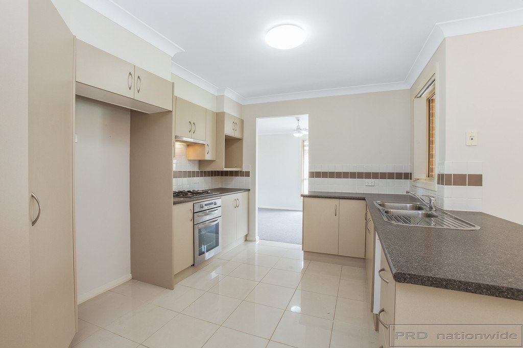 27 Golden Wattle Crescent THORNTON 5