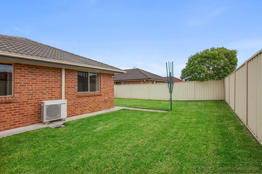 27 Golden Wattle Crescent THORNTON 10