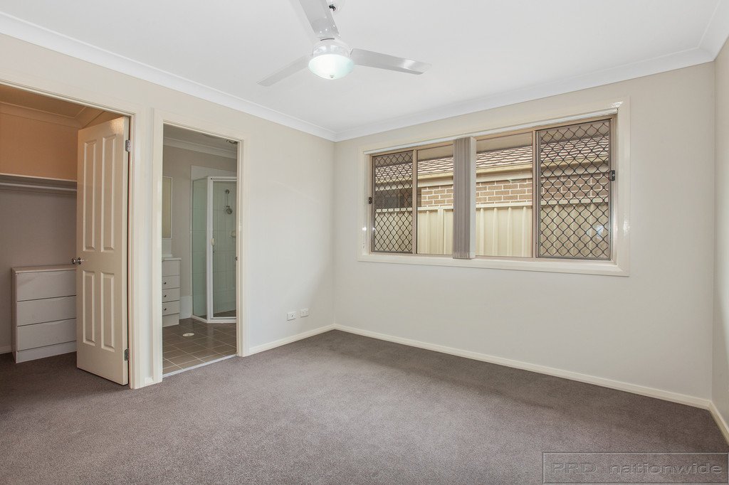 27 Golden Wattle Crescent THORNTON 11