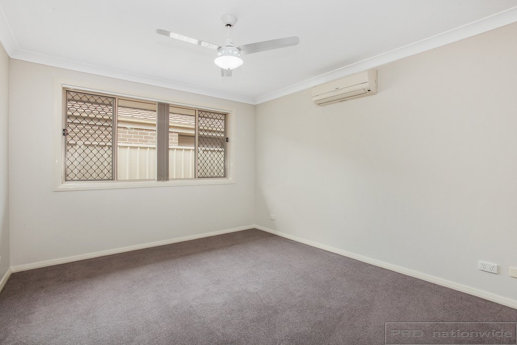 27 Golden Wattle Crescent THORNTON 12