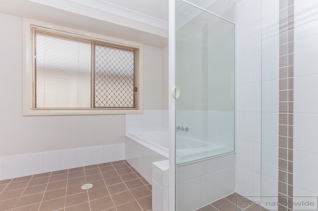 27 Golden Wattle Crescent THORNTON 15