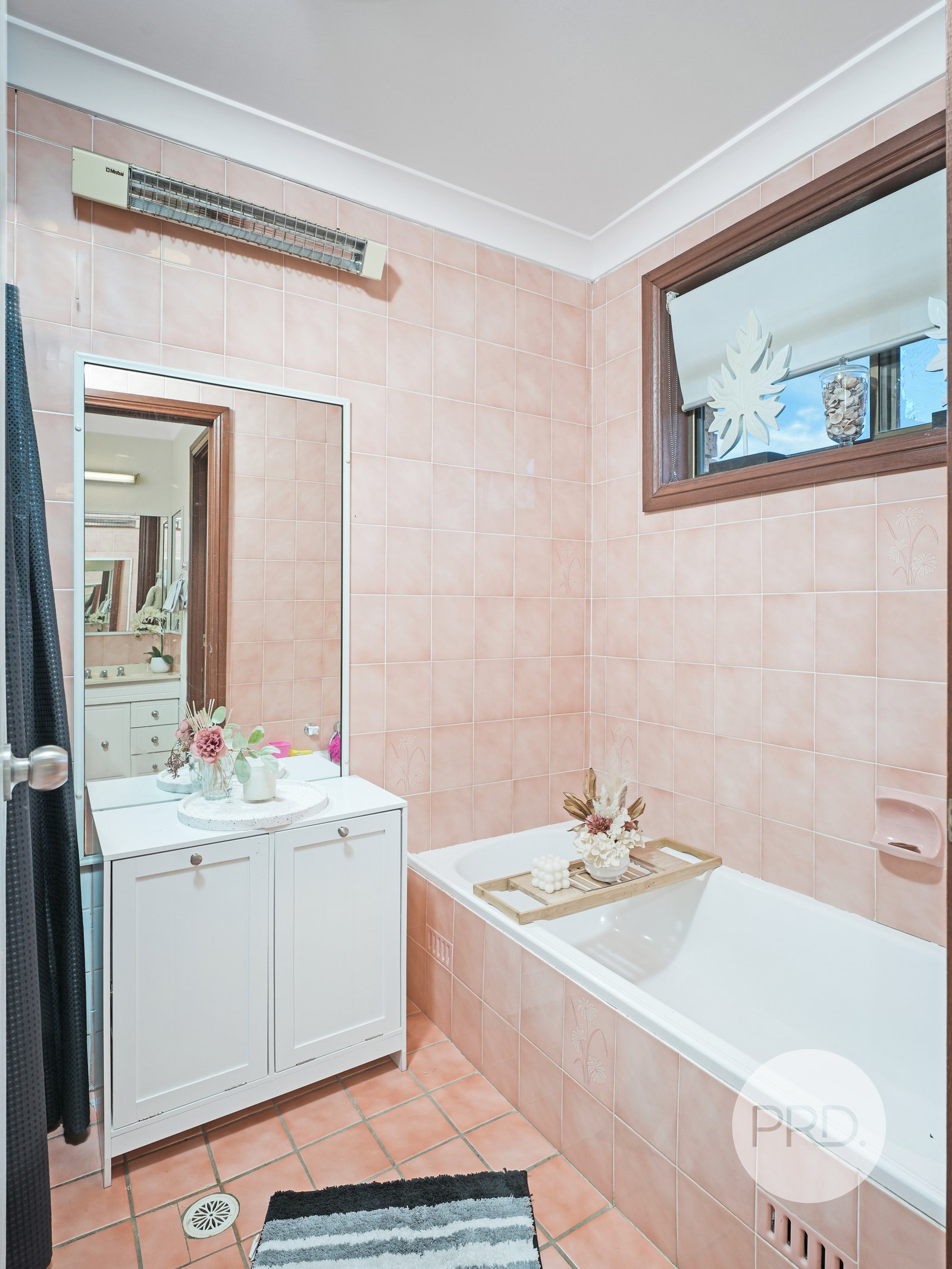 27 Goodsell Street.  MINTO 16