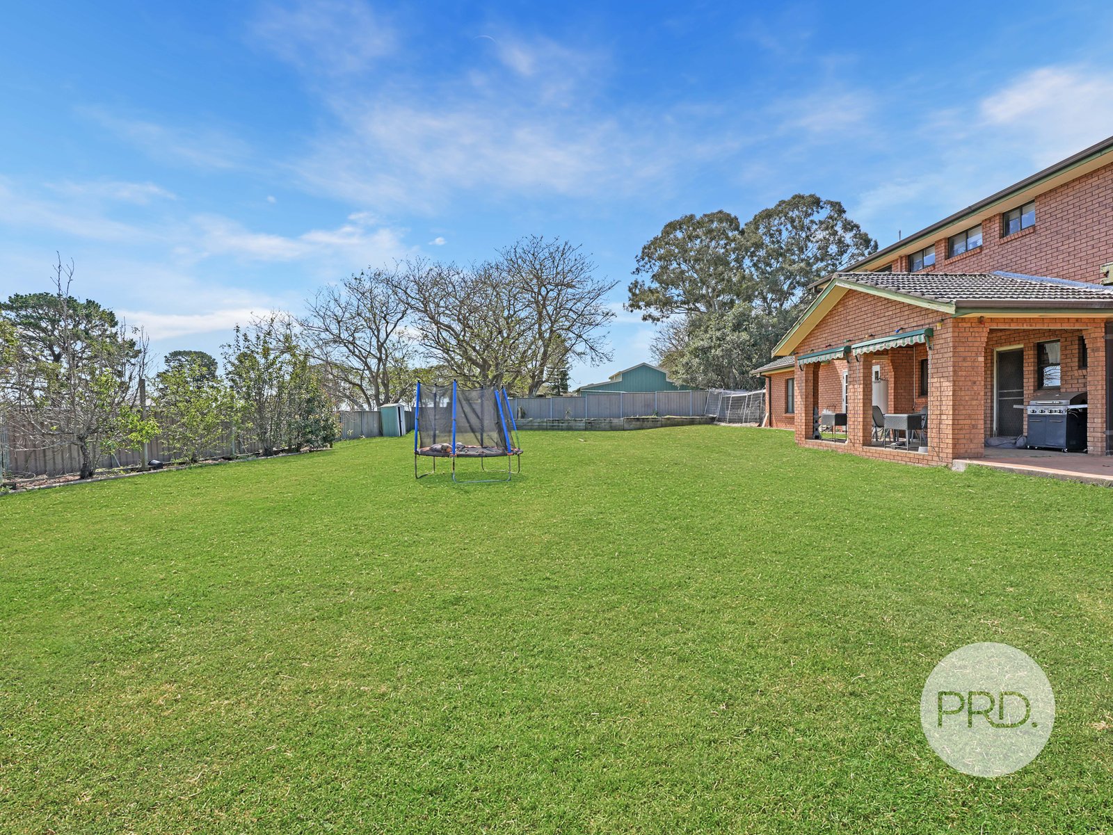 27 Goodsell Street.  MINTO 18