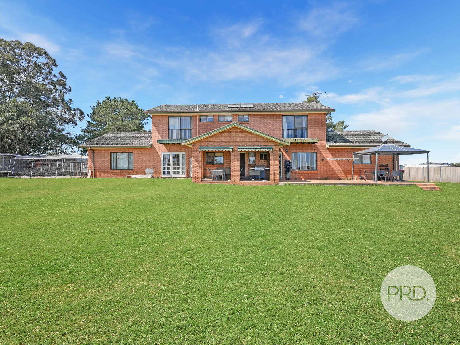 27 Goodsell Street.  MINTO 19