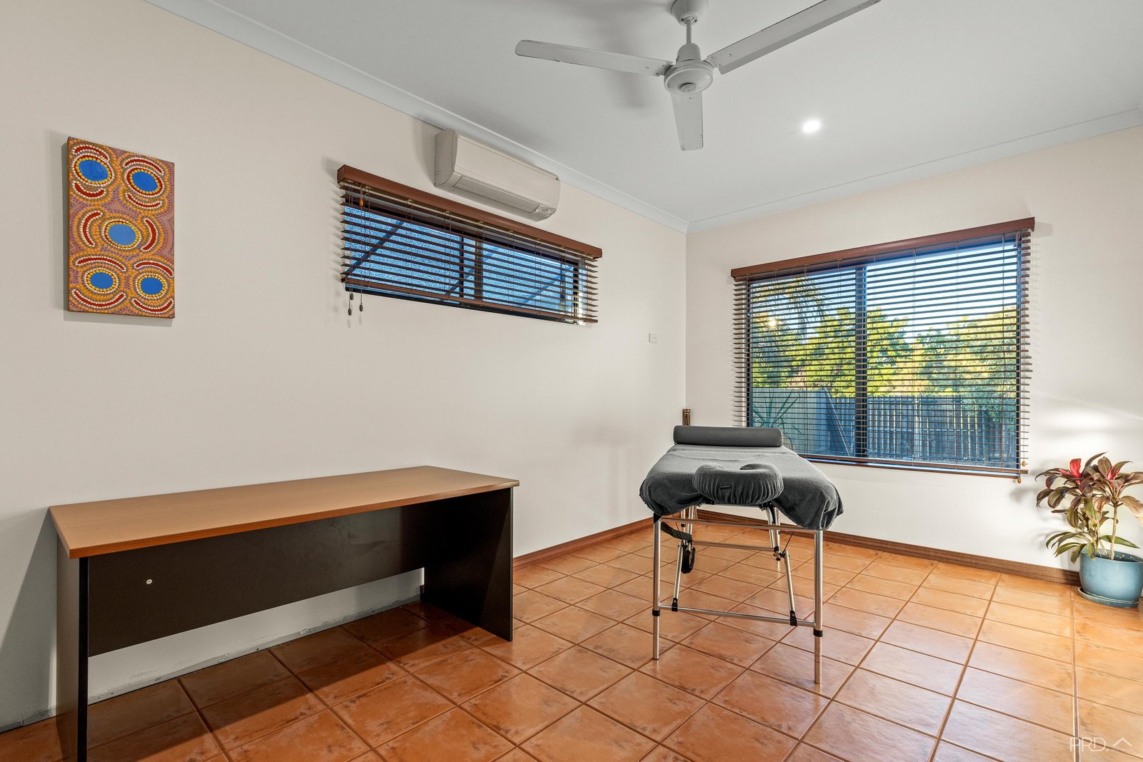 27 Goshawk Loop DJUGUN 16