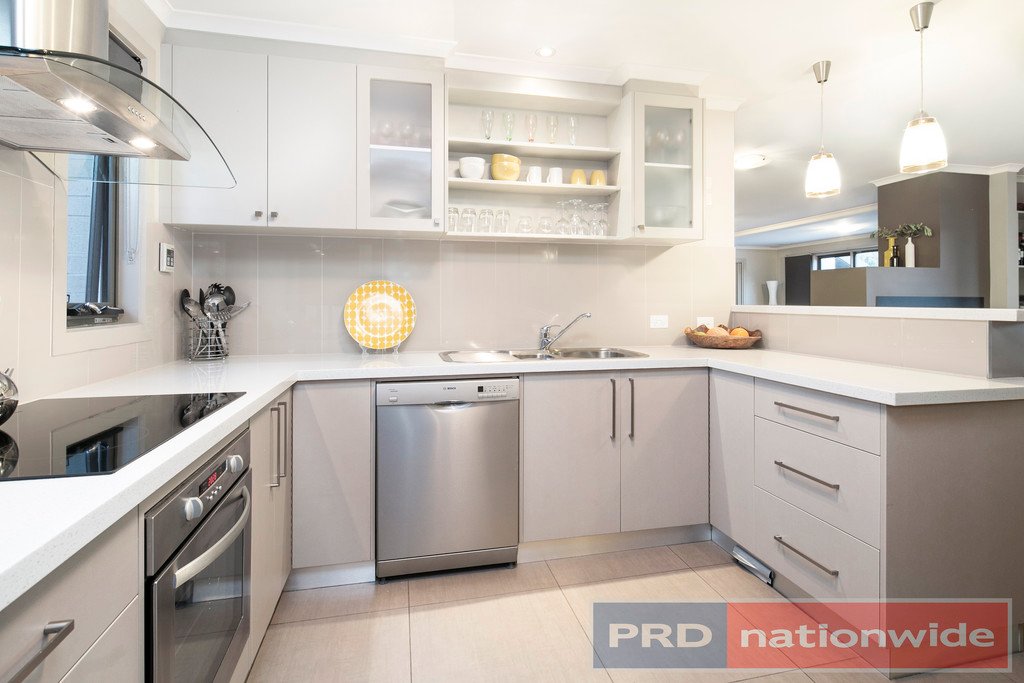 27 Gracefield Drive BROWN HILL 7