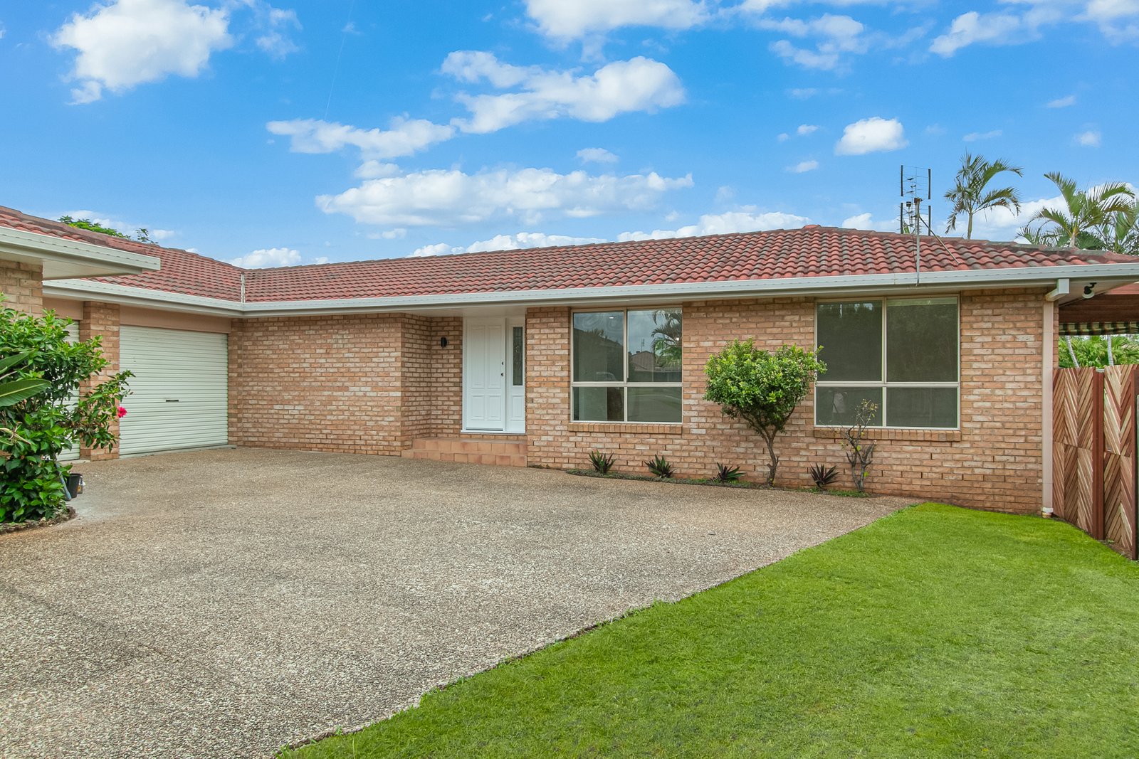 2/7 Guilfoyle Place CUDGEN 1