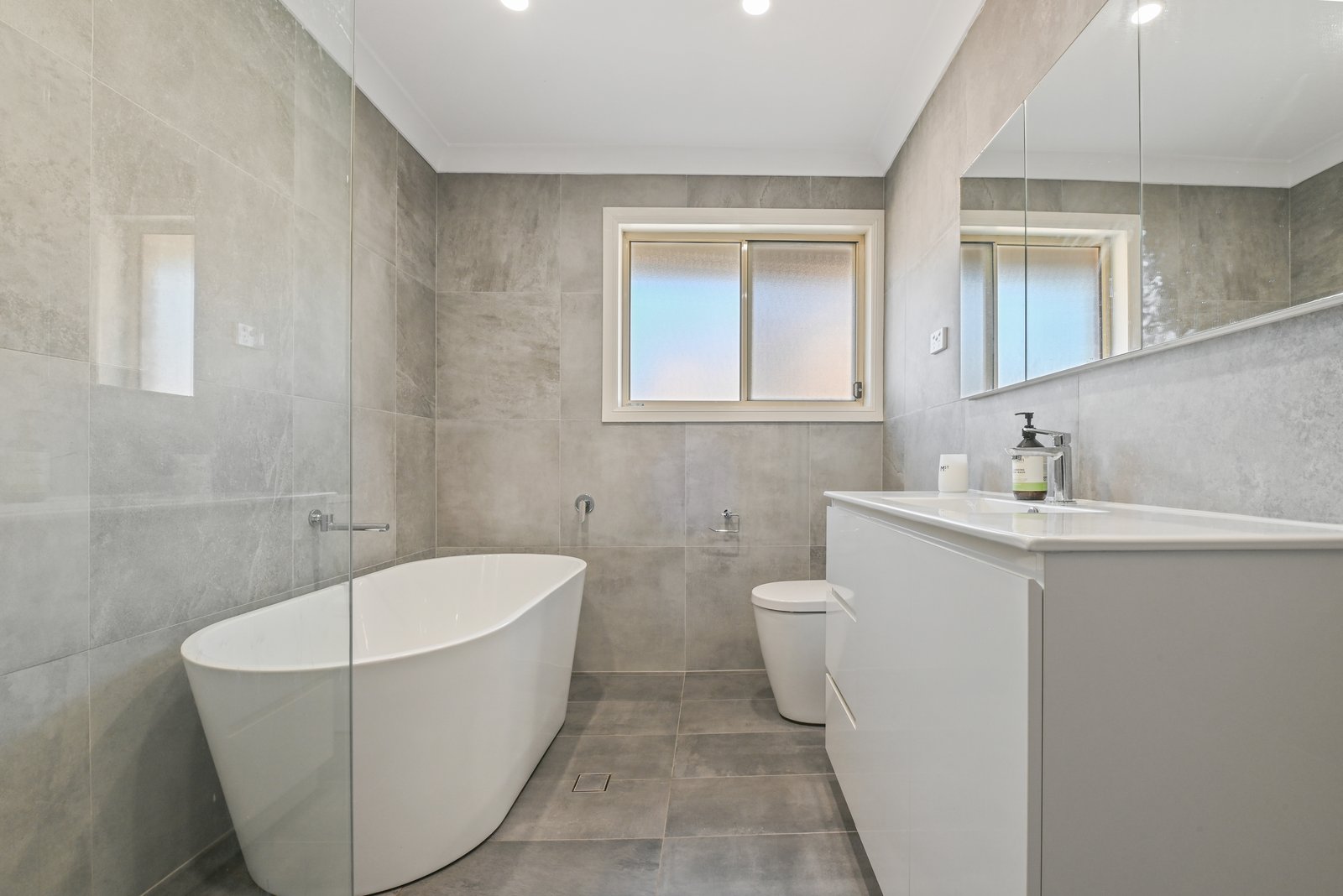 2/7 Gungah Bay Road OATLEY 3
