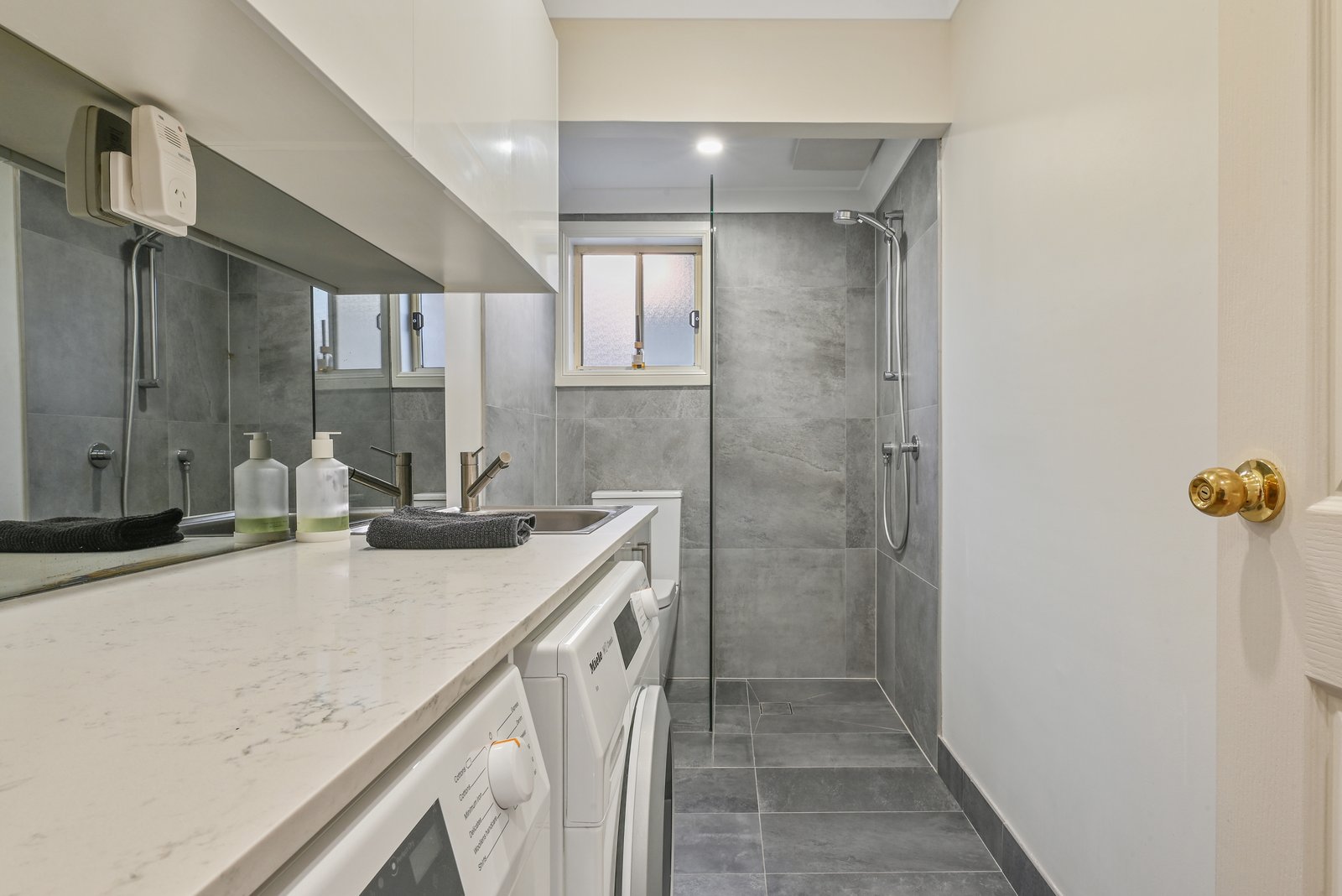 2/7 Gungah Bay Road OATLEY 4