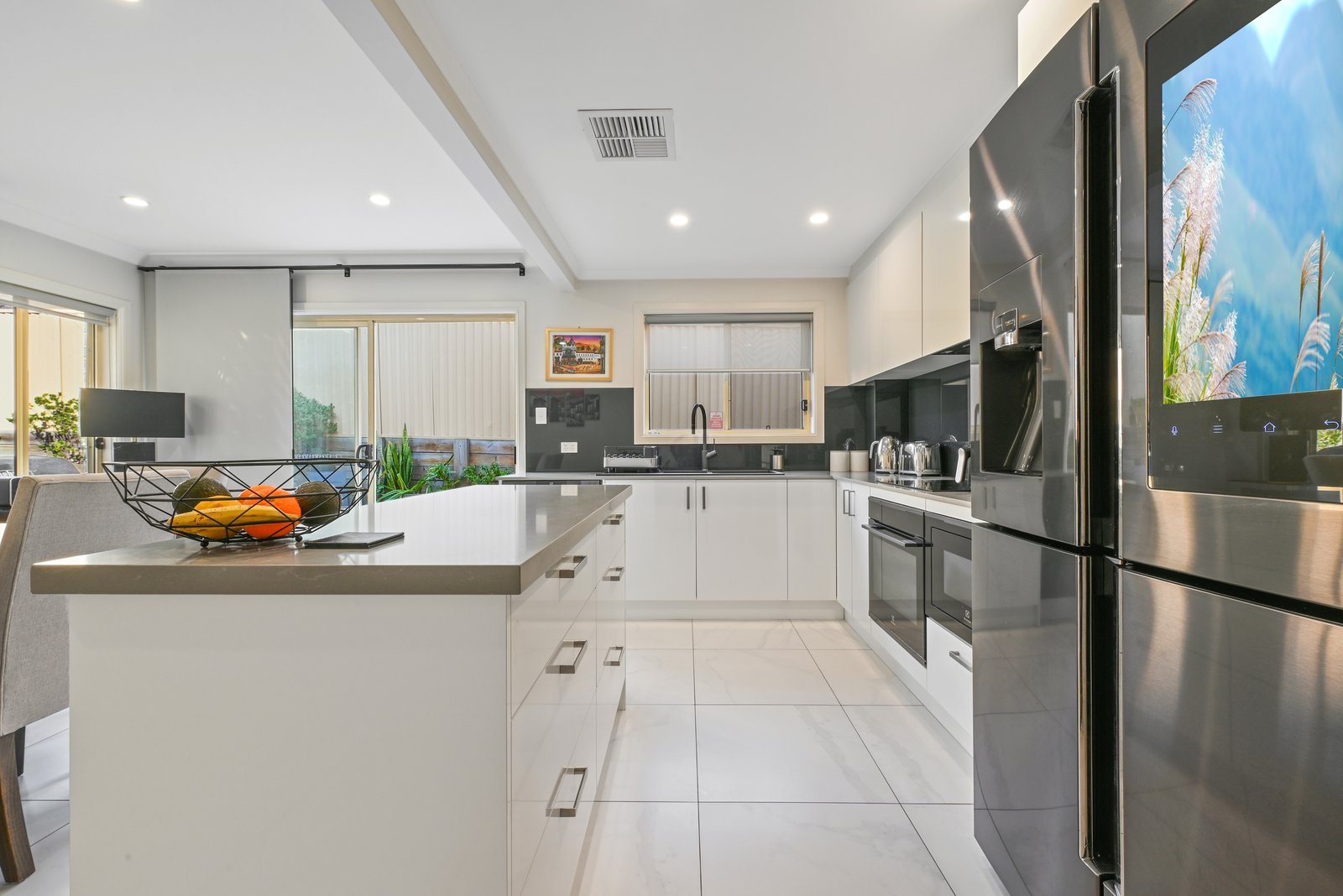 2/7 Gungah Bay Road OATLEY 7