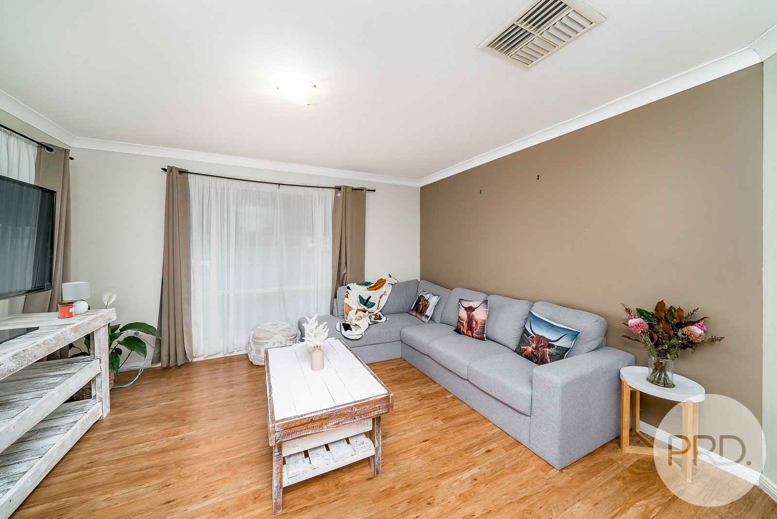 27 Gunn Drive ESTELLA 3