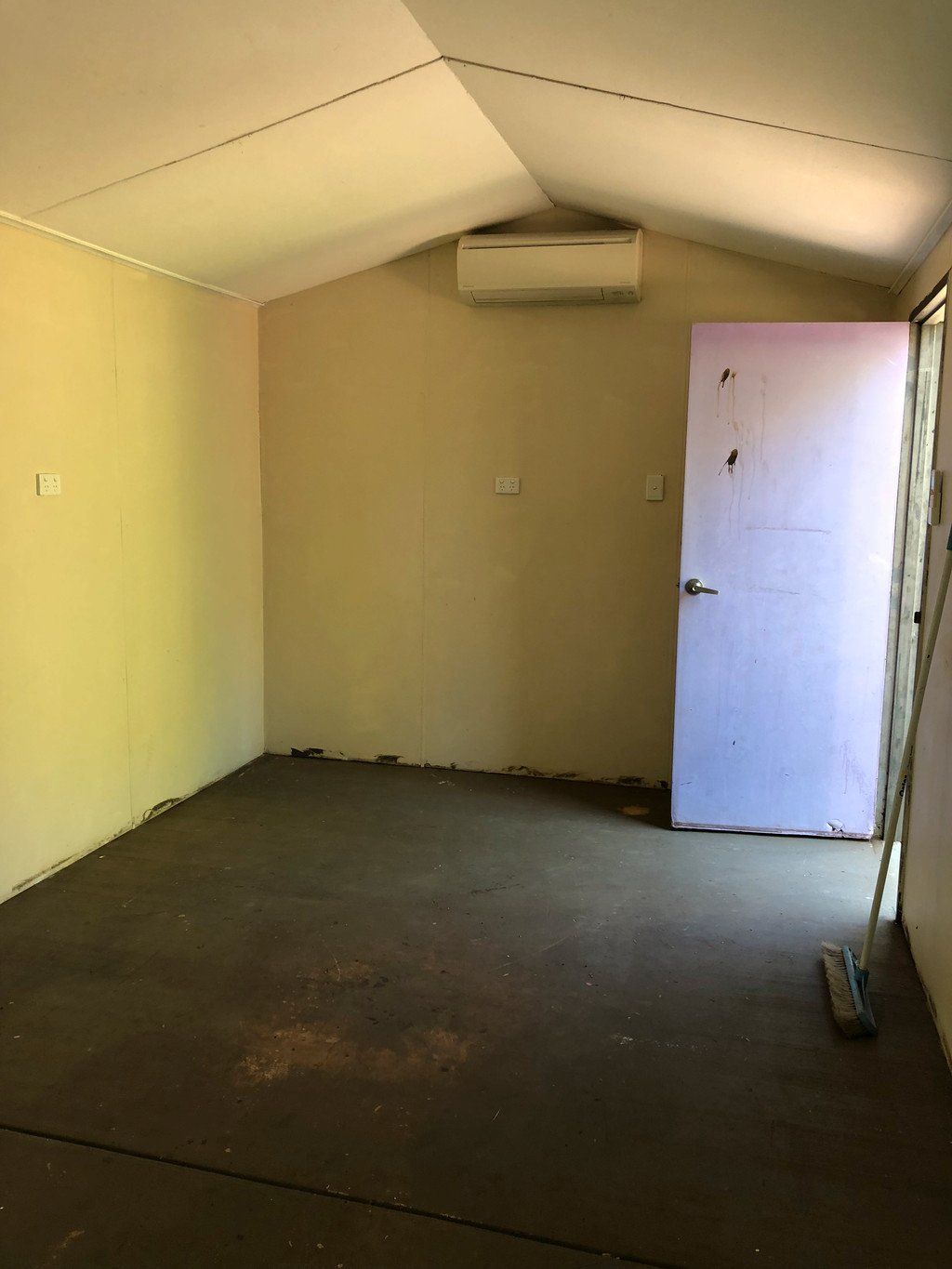 27 Guy Street BROOME 14