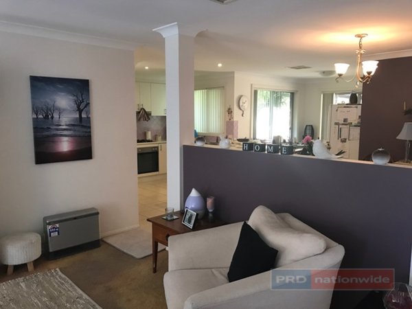 27 Harris Street TUMUT 12