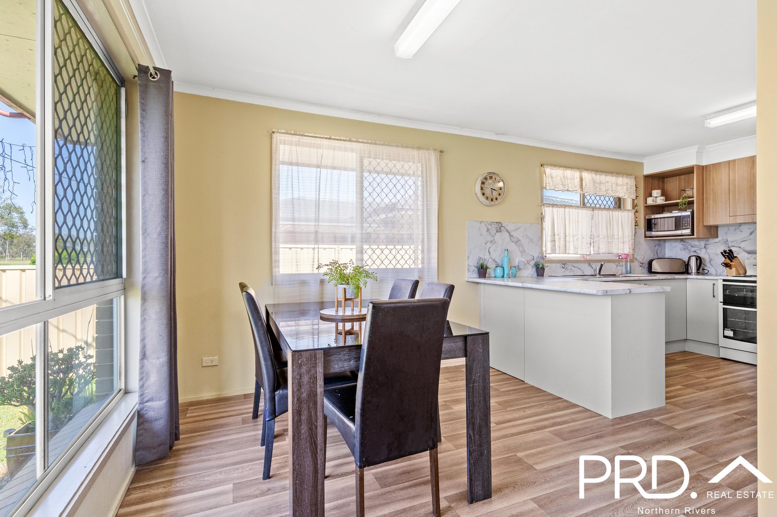 27 Hartley Street CASINO 8