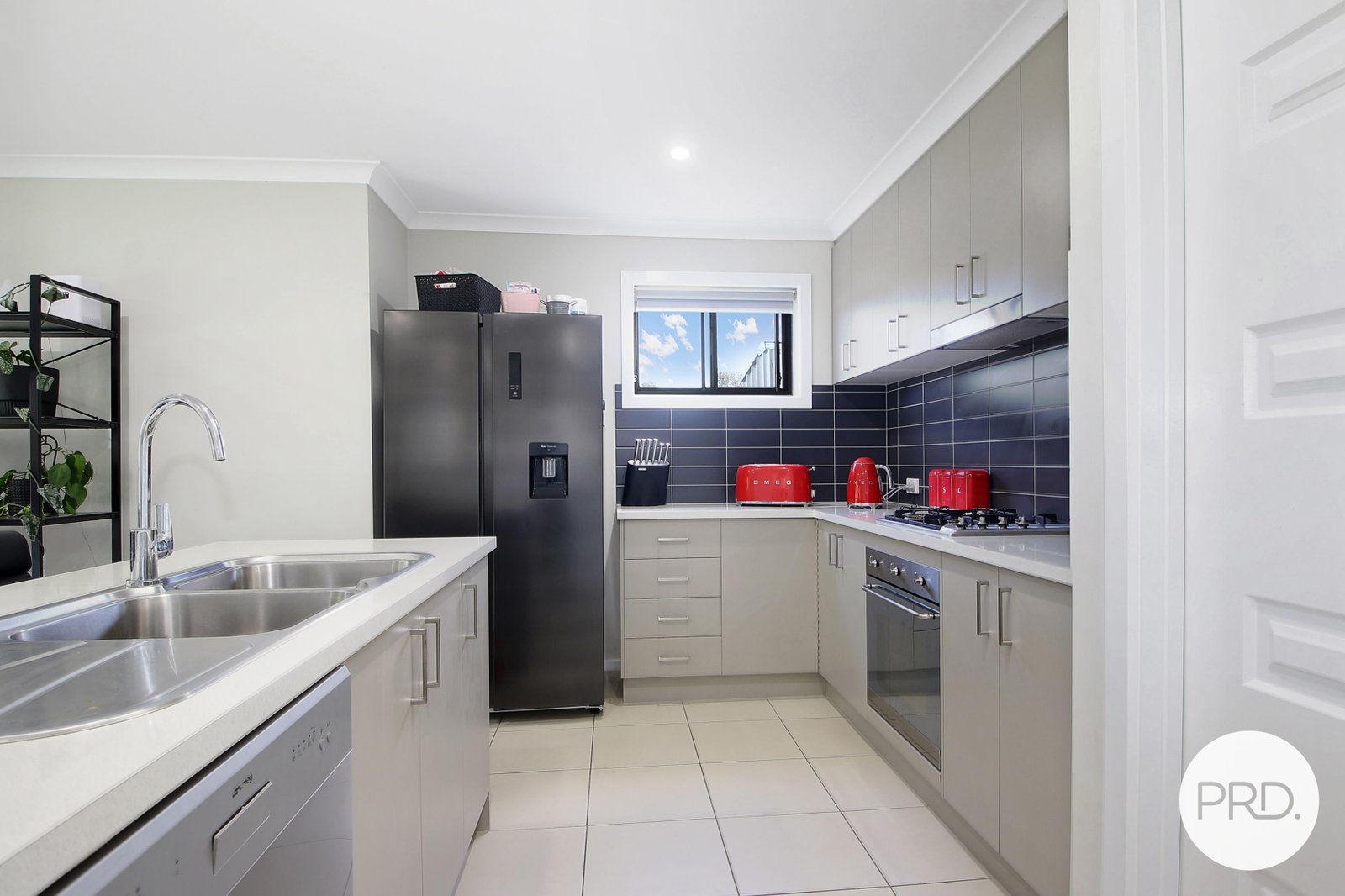 27 Hickory Street THURGOONA 5