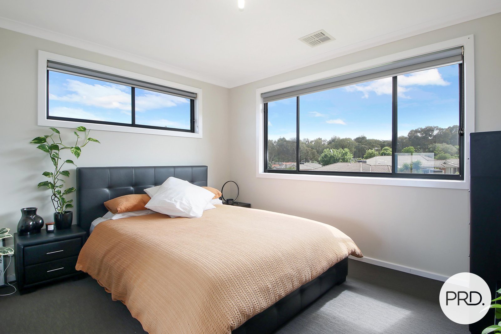 27 Hickory Street THURGOONA 8