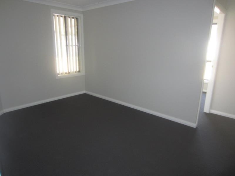 27 Higgins Lane TAMWORTH 5