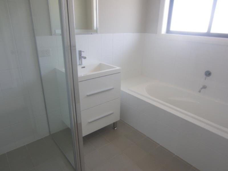 27 Higgins Lane TAMWORTH 6