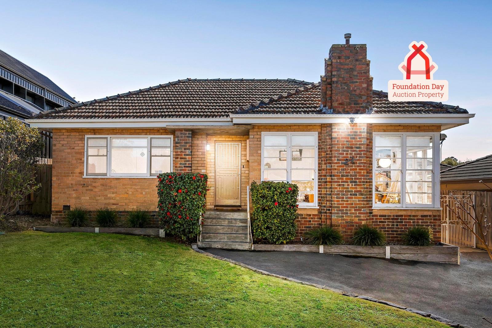 27 Hillside Road, Rosanna VIC 3084