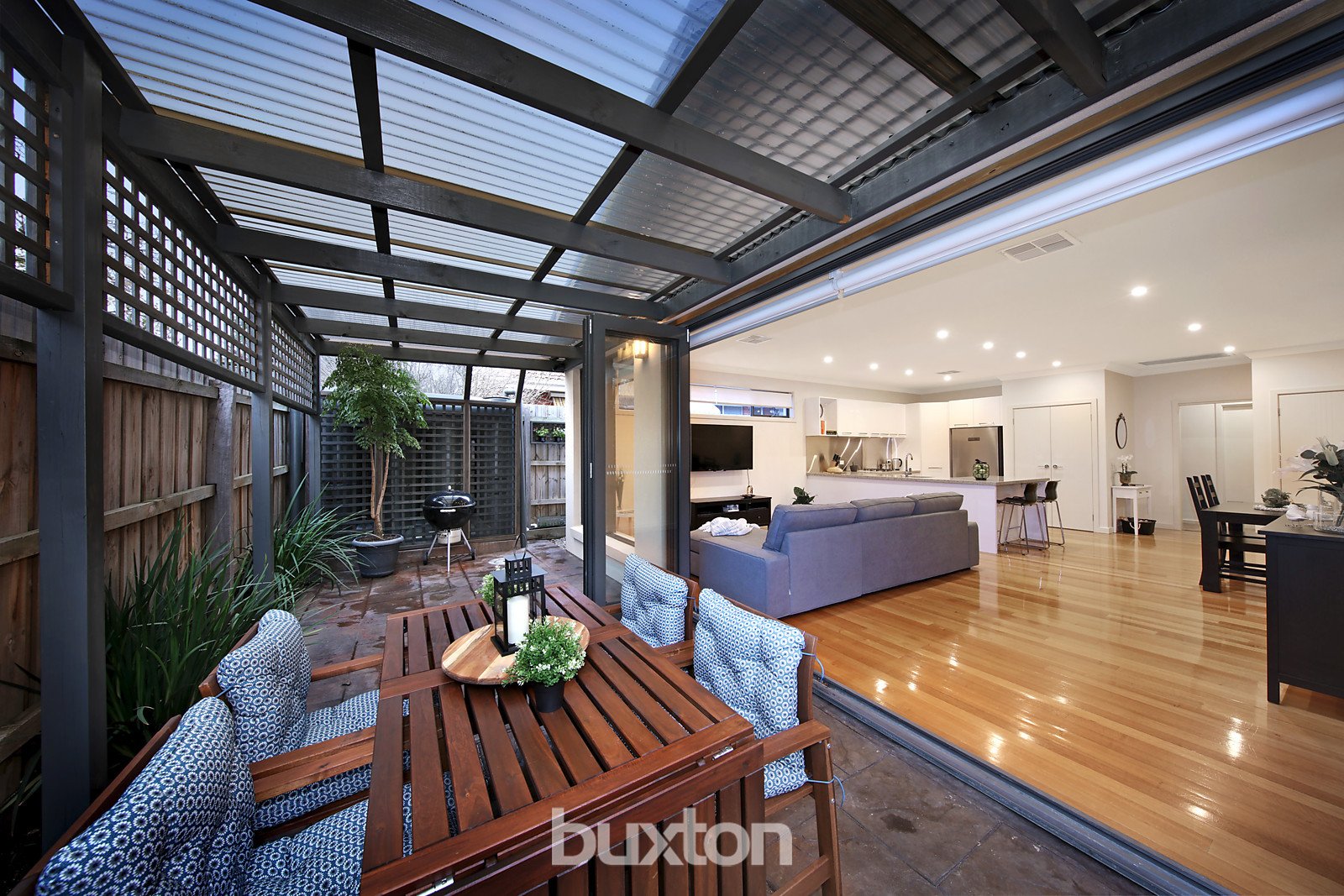 Gallery: 2/7 Hillston Road