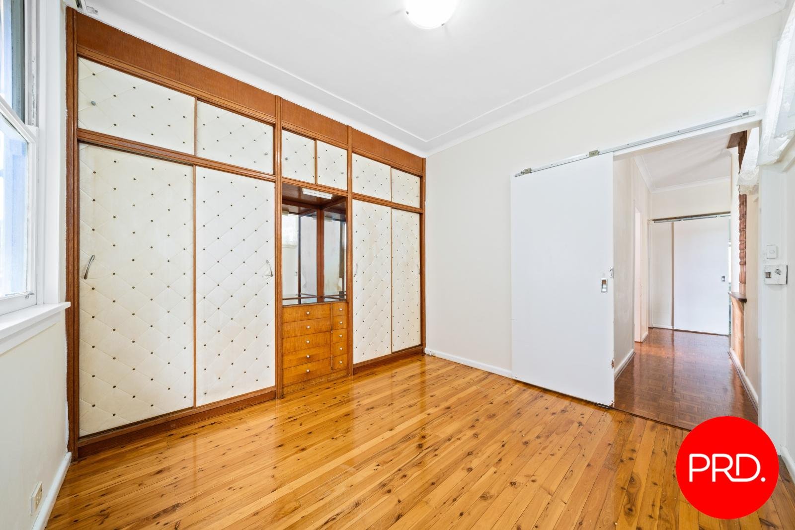 27 Hodgkinson Street PANANIA 4