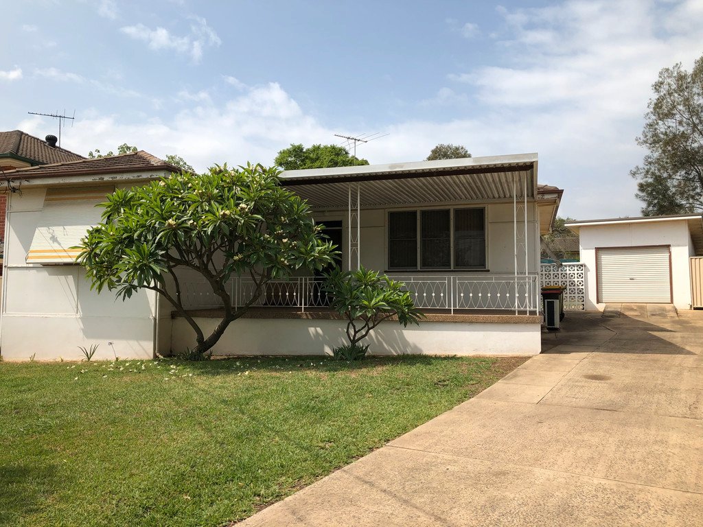 27 Hodgkinson Street PANANIA 1