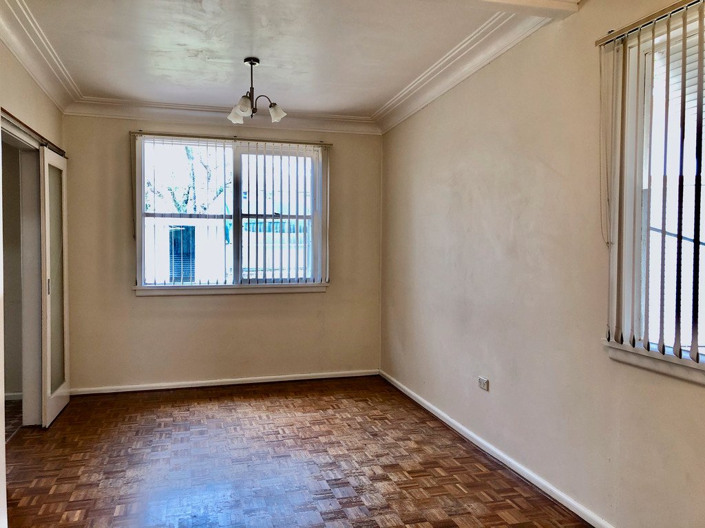 27 Hodgkinson Street PANANIA 4