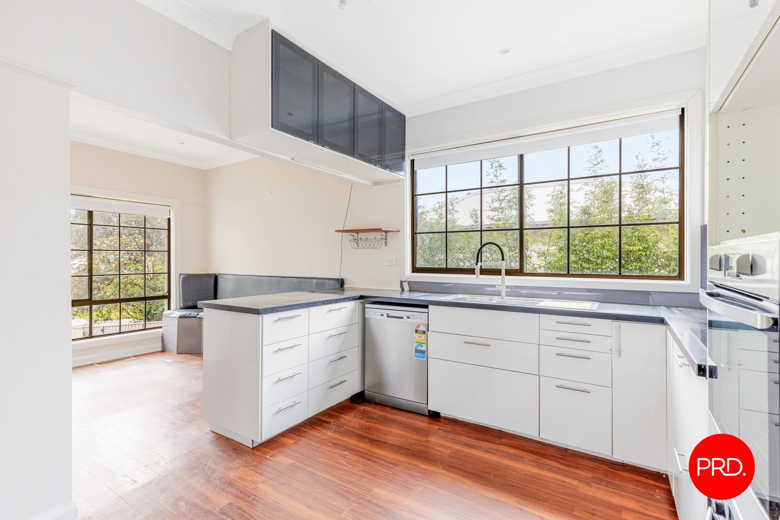 27 Holmes Road LONG GULLY 2
